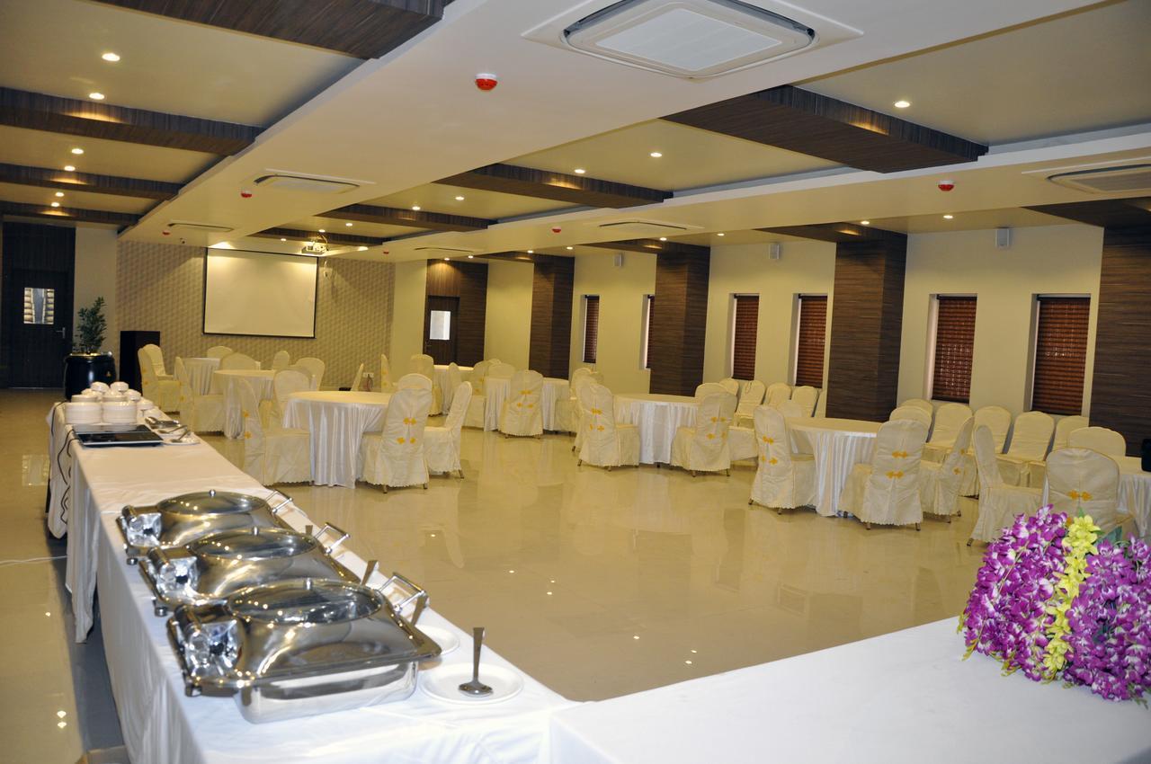 Hotel Dolphin Sambalpur Luaran gambar