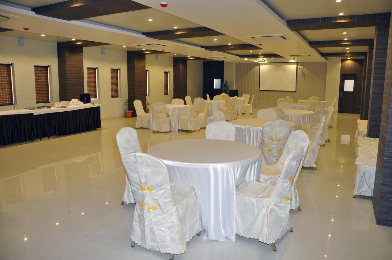 Hotel Dolphin Sambalpur Luaran gambar