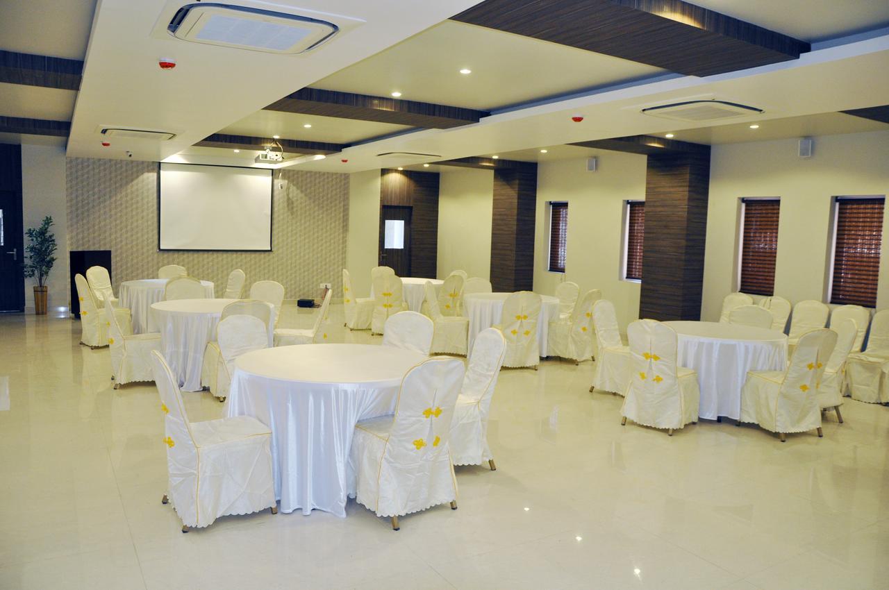 Hotel Dolphin Sambalpur Luaran gambar
